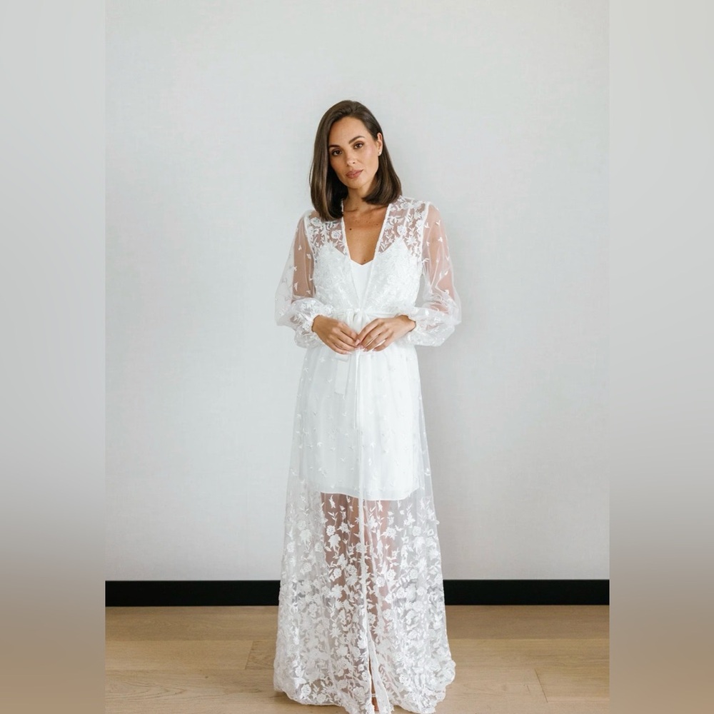ADELE LACE MAXI BRIDAL ROBE XS/S - INCLUDES SLIP